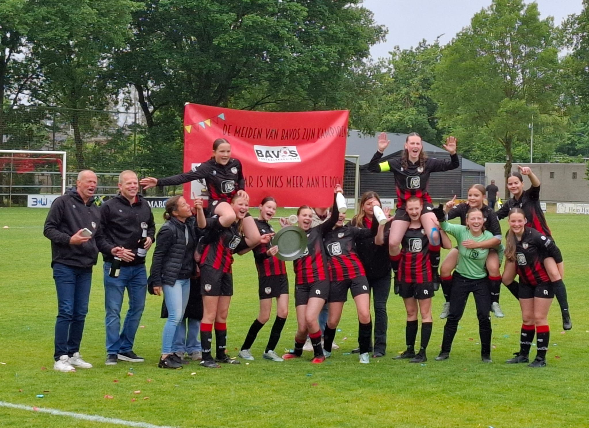 MO15 zoekt versterking